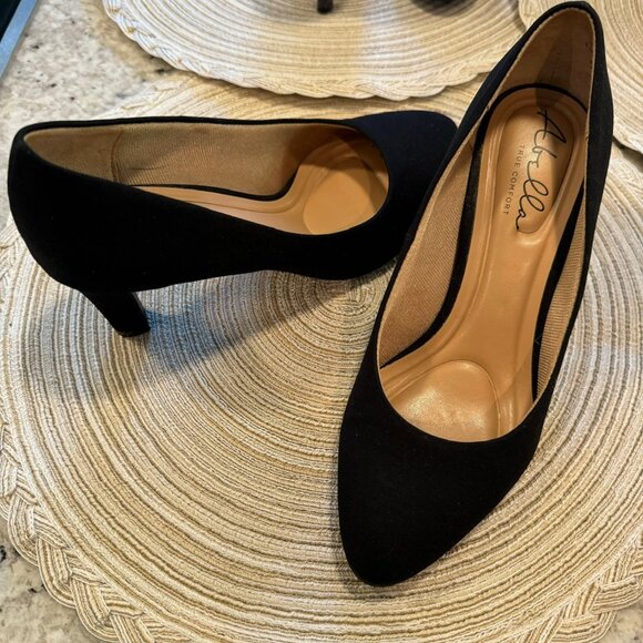 Shoe Collection! 5 Pair of Pumps! - Picture 5 of 7